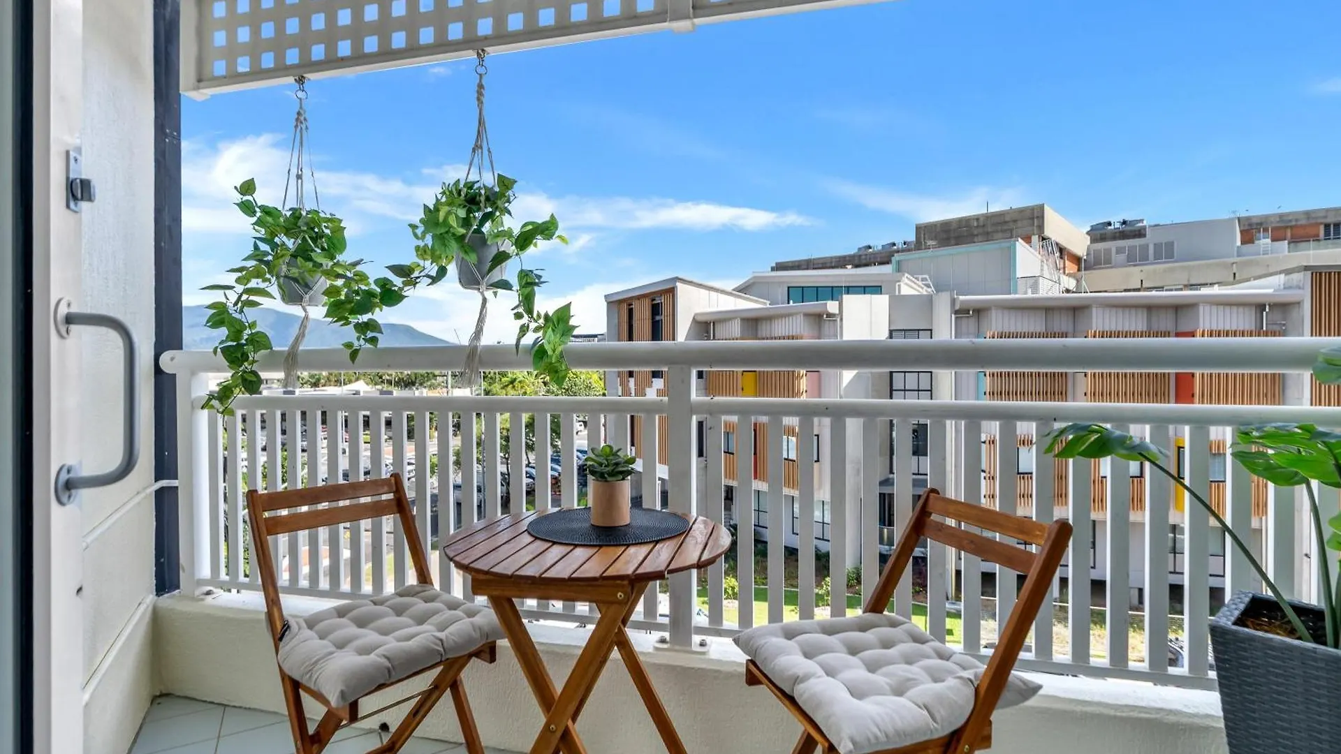 Northshore Haven- Steps From The Esplanade Cairns